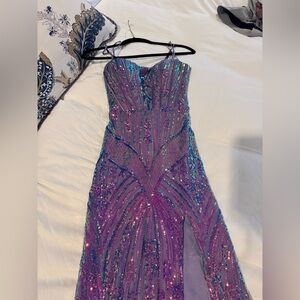 ✨Northern Lights✨ Camille La Vie Evening Gown Dress, Size 4